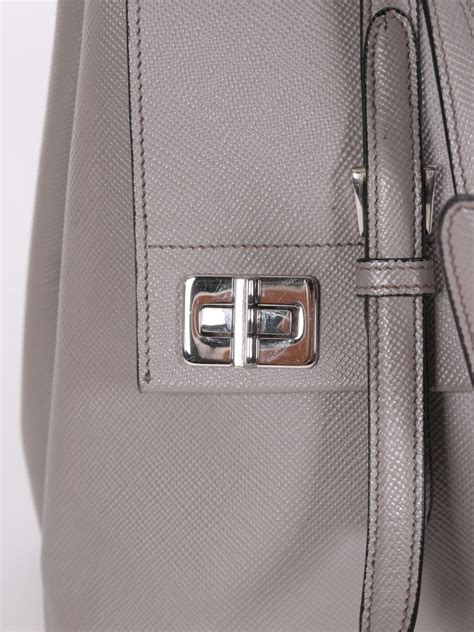 prada saffiano cuir argilla